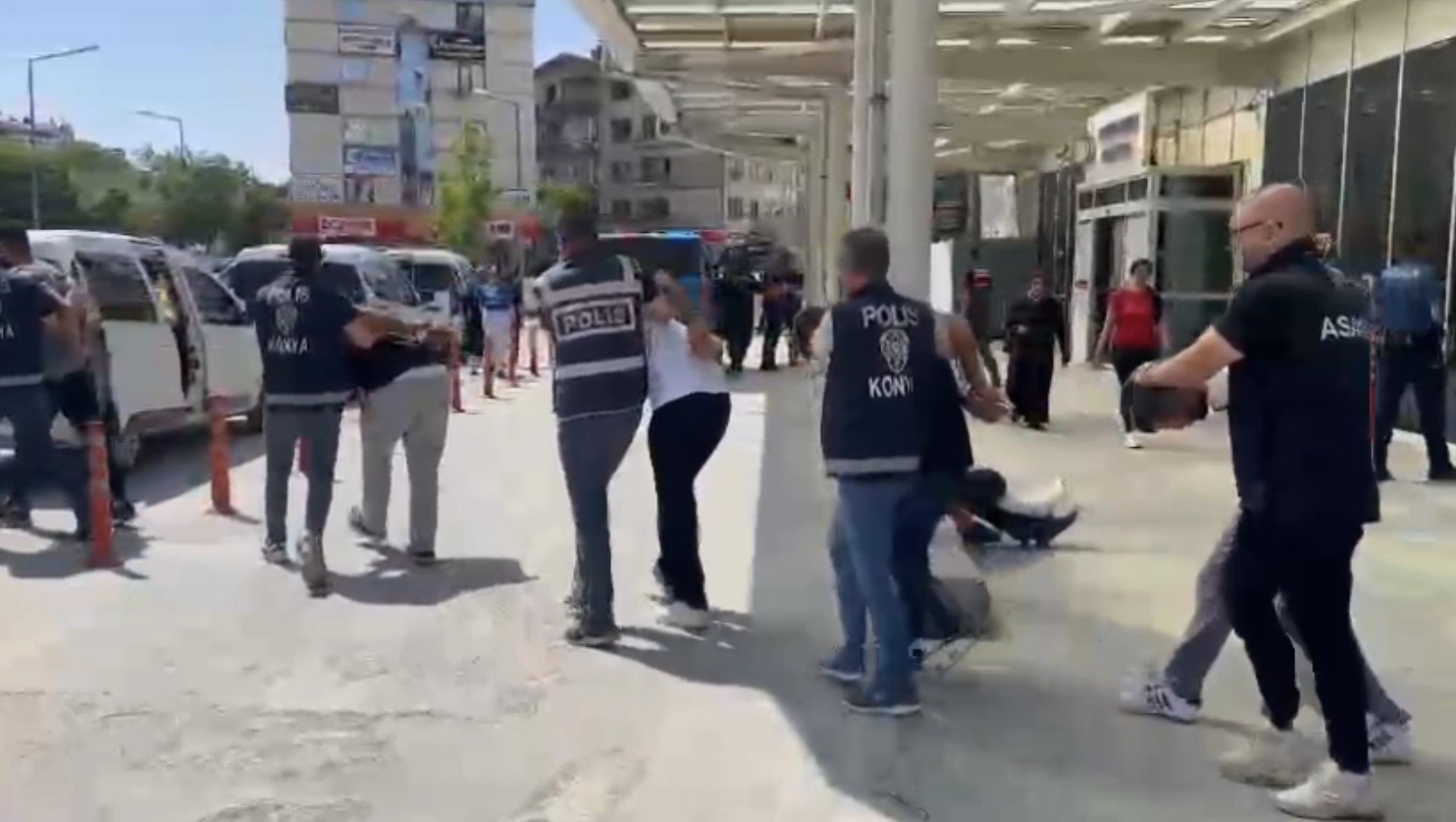 Konya’daki suç çetesi çökertildi! Masaj salonunda çocuk ve kadınları suça böyle sürüklemişler