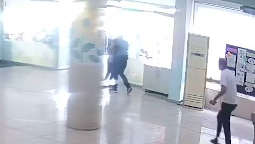 Öğretmene tokat atan veli tutuklandı! Saldırı kamerada