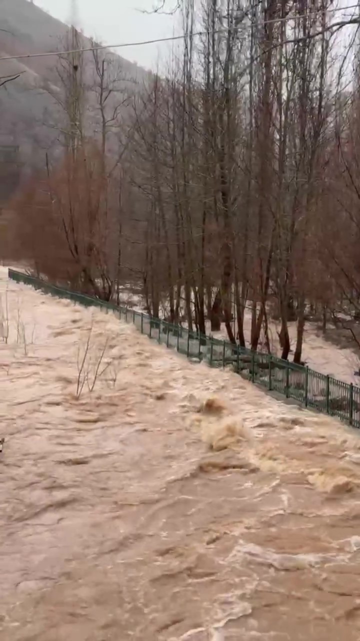 Konya’nın ünlü şelalesi gürül gürül akıyor! Taşkın tehlikesi büyüdü 